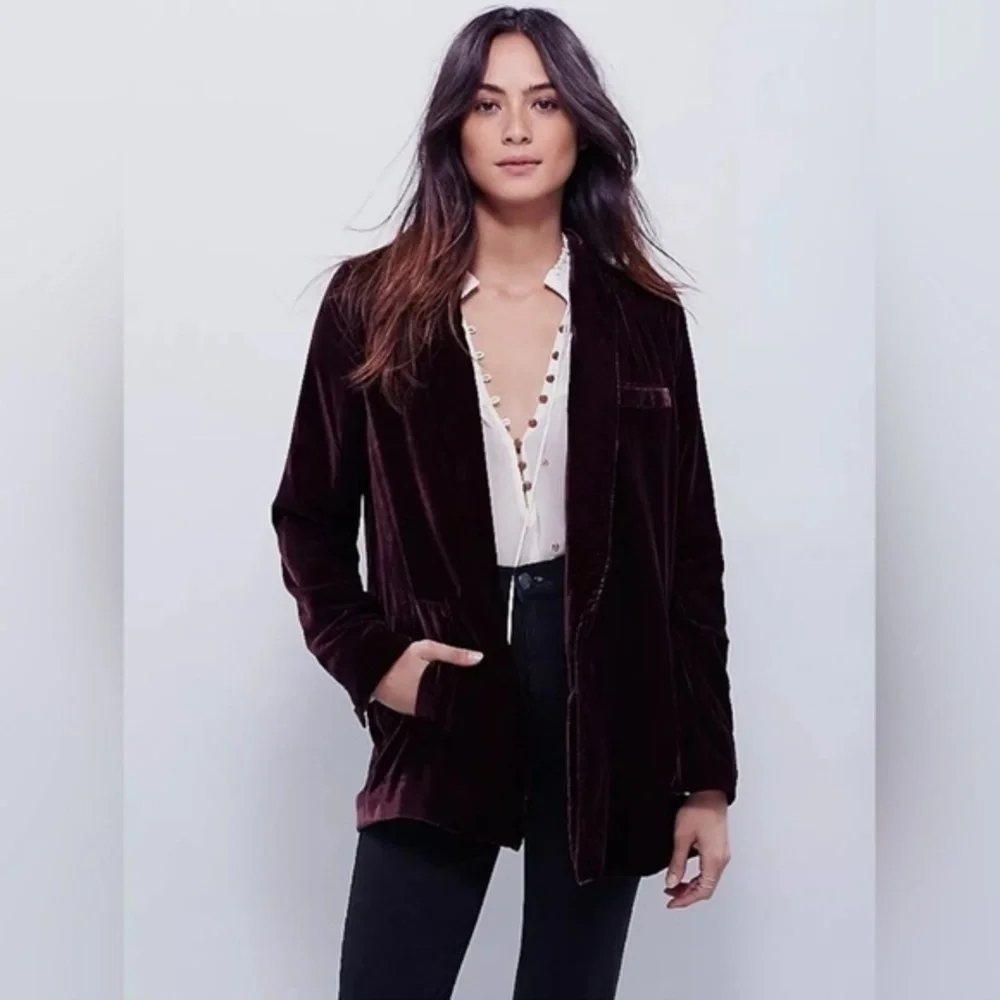 FREE PEOPLE Yesterday's Muse Dark Purple Velvet Jacket,Coat,blazer size small